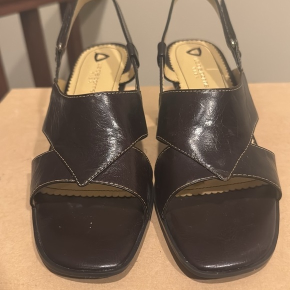 Liz Claiborne flex Tasha brown leather, low chunky heel sandal sling back 8.5 - Picture 5 of 15